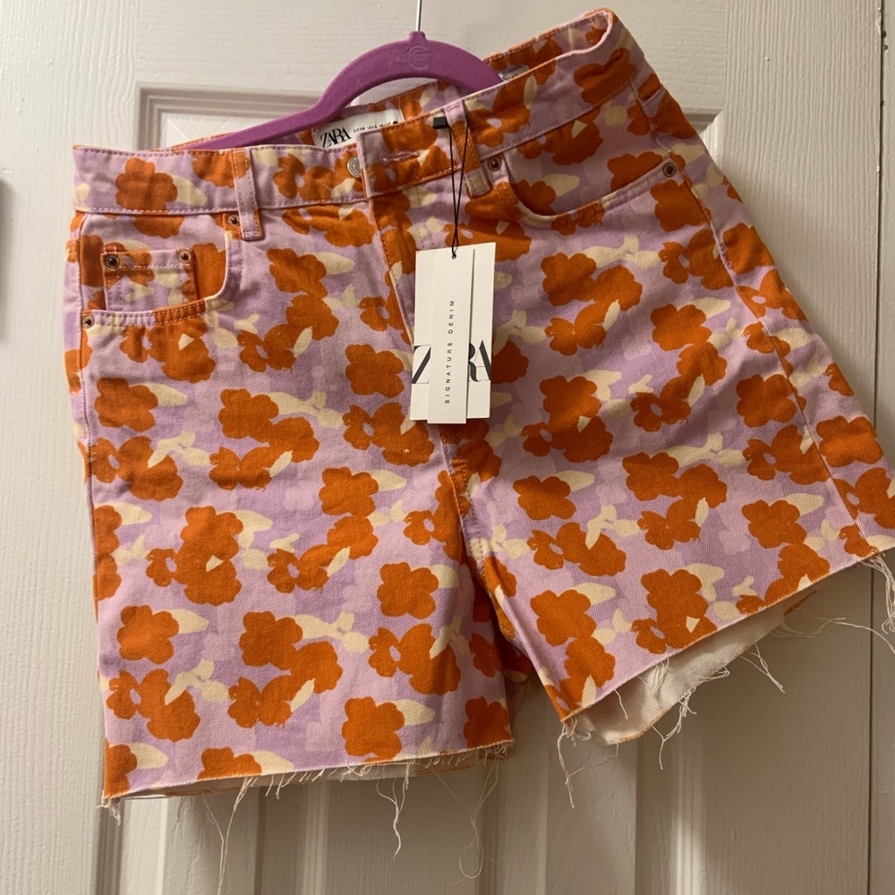 Zara floral shorts - size 6 NWT: The 90s Shorts